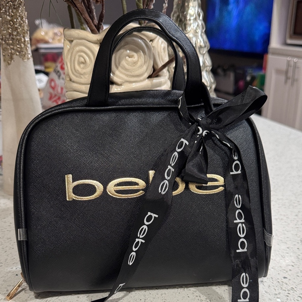 🖤bebe Gold Logo Black Travel Toiletry Bag